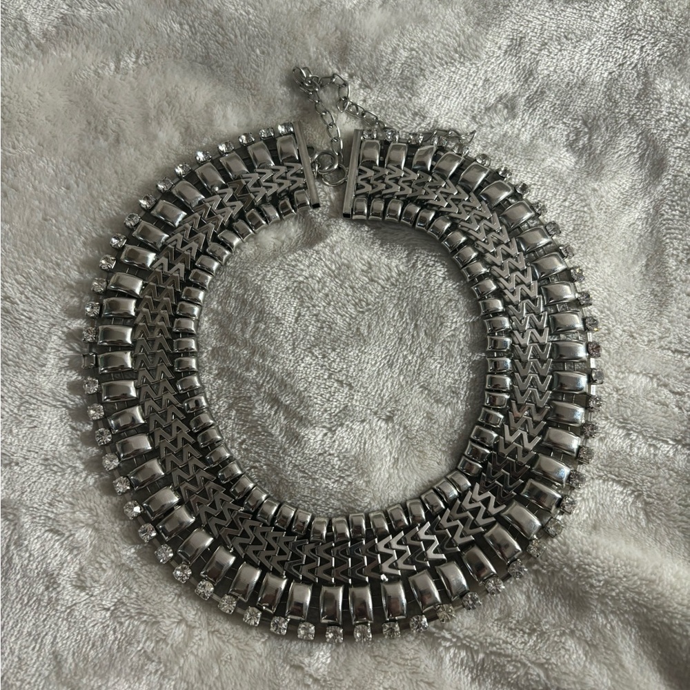Necklace with rhinestone